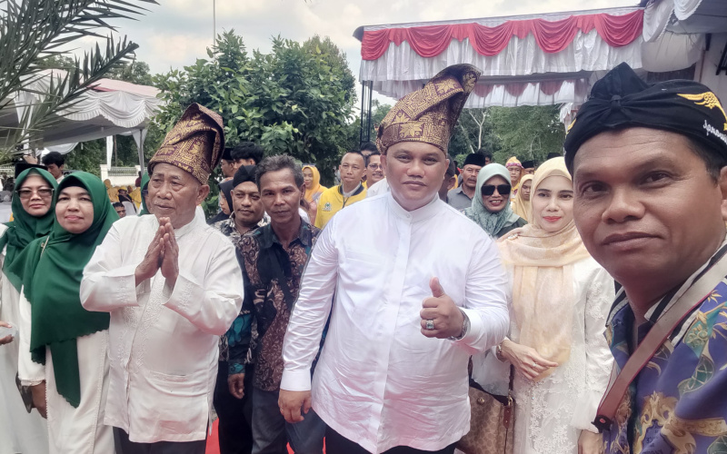 Hari Terakhir Pendaftaran, Paslon Ferdiansyah-Soeparto Diantar Massanya