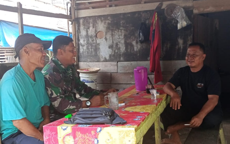 Pererat Kemanunggalan TNI-Rakyat, Serka Afnal Gelar KOMSOS di Sungai Sembilan