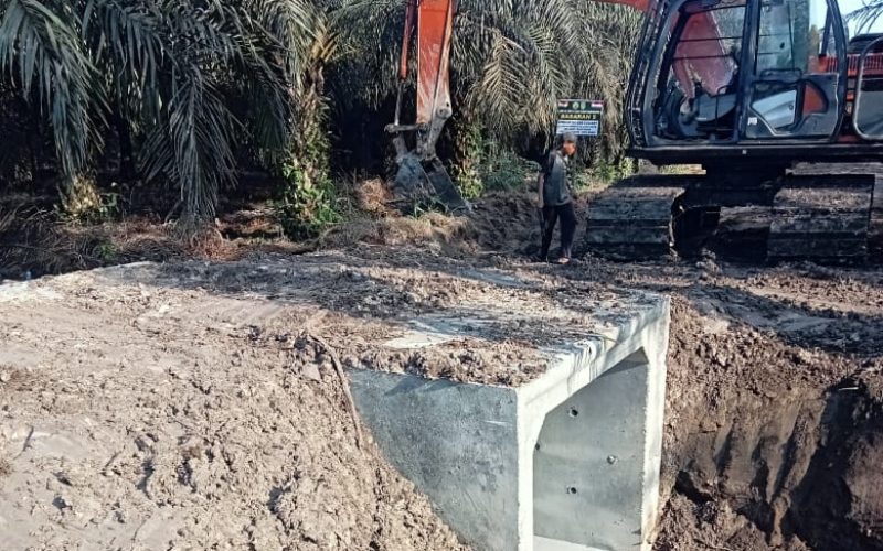 TMMD ke 124 Kodim 0320 Dumai, Rampungkan Pemasangan Box Culvert