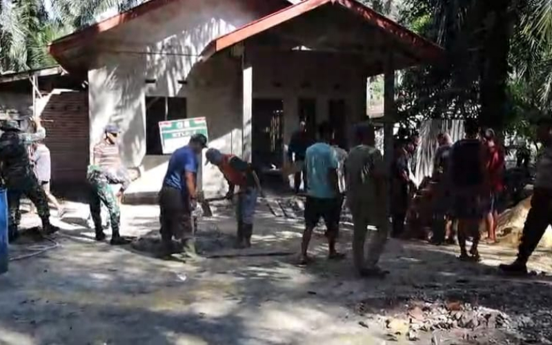Bedah RTLH, Gotong Royong TNI dan Rakyat di TMMD Kodim Dumai