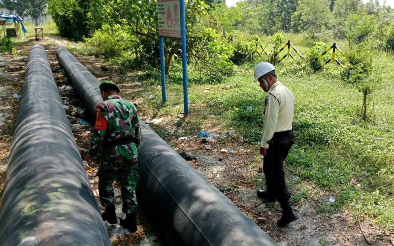 Babinsa dan Security Pertamina Intensifkan Patroli Pengamanan Aset Vital Negara